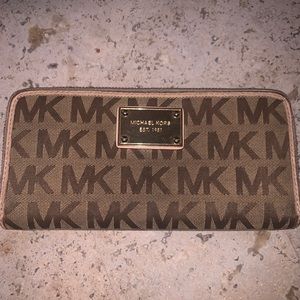 Michael Kors Cloth Wallet